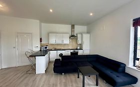 Skyline Vista Apartment